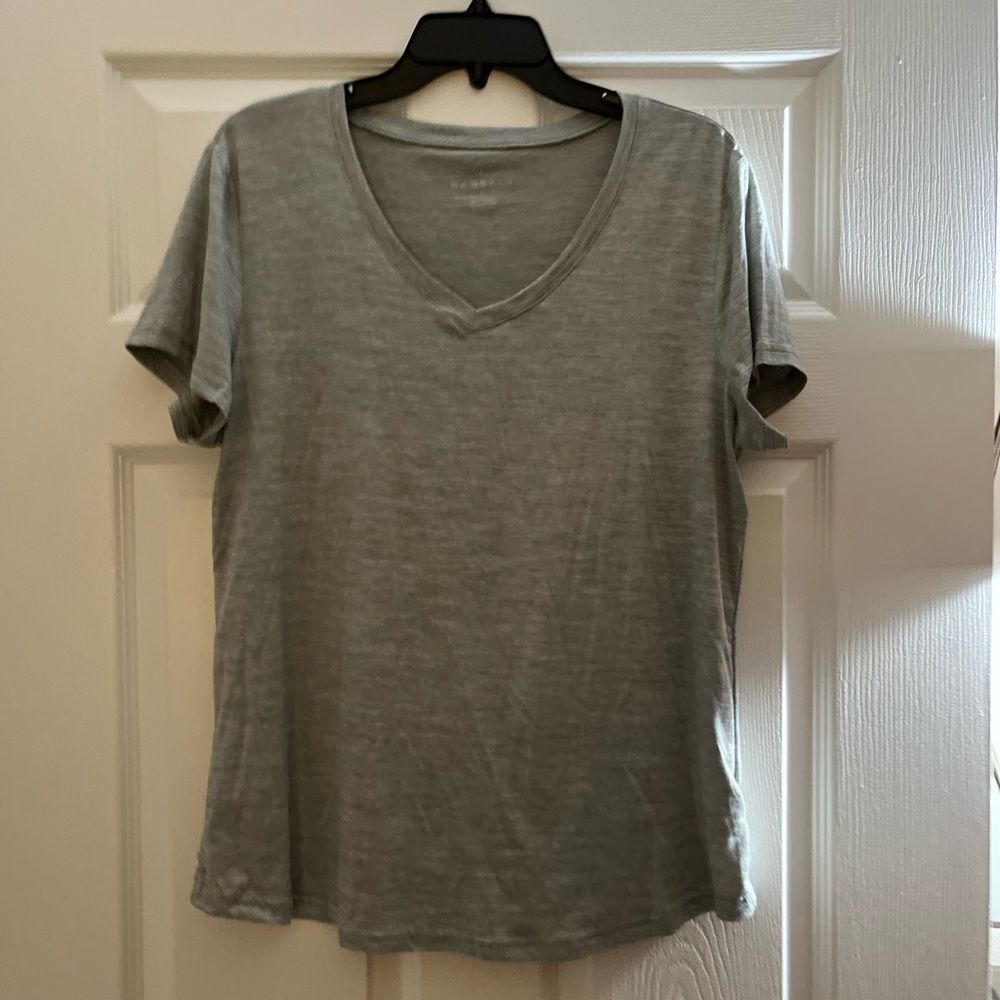 Danskin grey tshirt